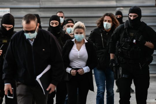 Εισαγγελέας για Κακαράντζουλα: Να κριθεί ένοχη για απόπειρα ανθρωποκτονίας από πρόθεση