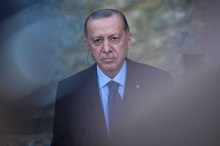 Τι σημαίνει «πολιτική για τη Χάγη»;