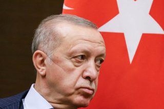 Νέος γύρος διερευνητικών επαφών… και απειλών