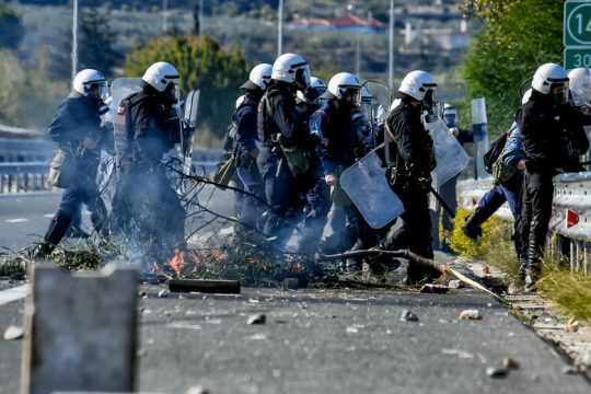 Εκοψαν την κυκλοφορία τρεις φορές