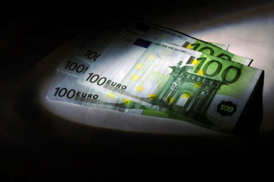 «Πού ’ν’ τη, πού ’ν’ τη η διαπλοκή;»