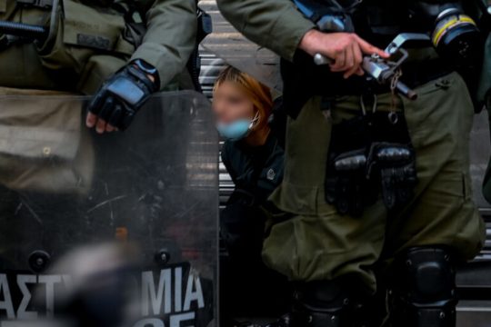 Απρόκλητη βία κατά διαδηλωτών στα Εξάρχεια