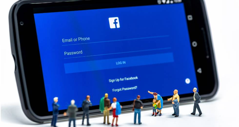 Πολύωρο blackout σε Facebook και Instagram