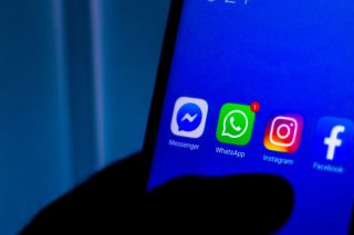 Mπλακ άουτ σε Facebook και Instagram
