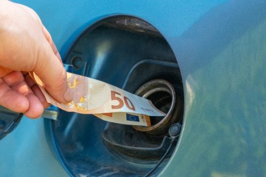 ΙΟΒΕ: γκρίνια και στους βιομήχανους φέρνουν τώρα οι ανατιμήσεις