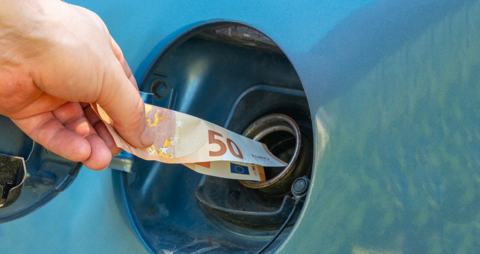 ΙΟΒΕ: γκρίνια και στους βιομήχανους φέρνουν τώρα οι ανατιμήσεις