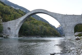 Η αναγέννηση του Γεφυριού της Πλάκας