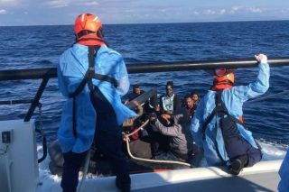Νέα περιστατικά επαναπροωθήσεων σε δημόσια θέα στη Σάμο και την Ικαρία