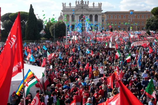 Βροντερό «όχι» στον νεοφασισμό στη Ρώμη