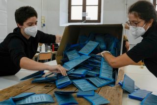 Ανεμος αλλαγής στην Ιταλία με τις δημοτικές εκλογές