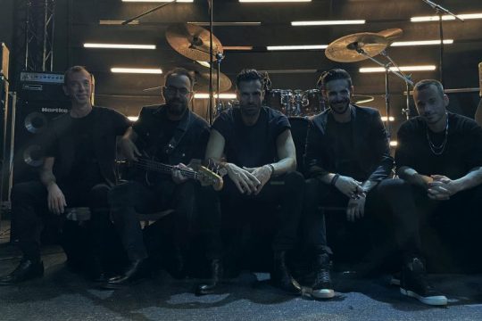 To Johnnie Walker και ο Κωνσταντίνος Αργυρός στηρίζουν τη live μουσική