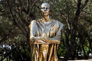 Κρεσέντο αντιδράσεων για το άγαλμα της Κάλλας