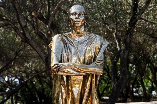 Κρεσέντο αντιδράσεων για το άγαλμα της Κάλλας