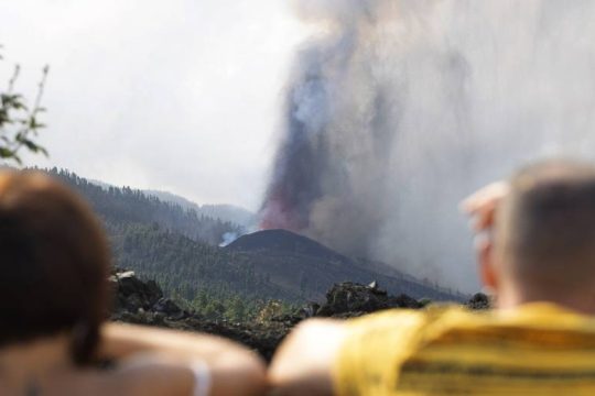 Διαλύθηκε το νέφος καπνού στο Λα Πάλμα – Αίρεται το «lockdown»