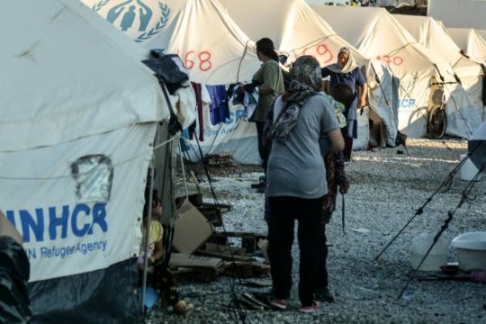 Άφησαν τους πρόσφυγες στο Καρά Τεπέ χωρίς πετρέλαιο και ρεύμα