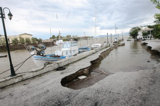 Μετρούν τις πληγές τους