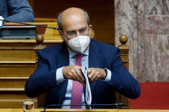 Ο ΣΥΡΙΖΑ καλεί τον Χατζηδάκη για εξηγήσεις σχετικά με απαξίωση του ΕΦΚΑ