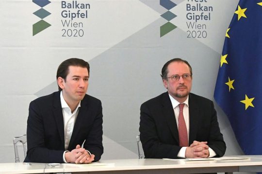 Ο Κουρτς θα «κυβερνά» μέσω του διαδόχου του