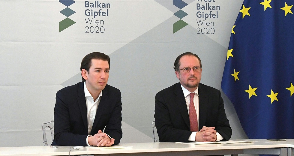 Ο Κουρτς θα «κυβερνά» μέσω του διαδόχου του