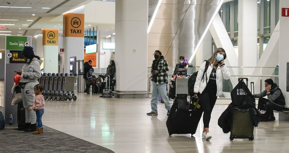 Απελευθερώνονται τα ταξίδια στις ΗΠΑ για τους εμβολιασμένους από 8 Νοεμβρίου