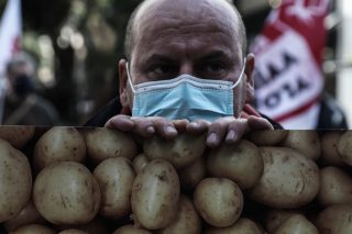 Στους δρόμους οι παραγωγοί λαϊκών αγορών