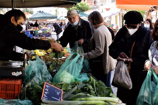 Μόνο στο όνομα λαϊκές, οι υπαίθριες αγορές