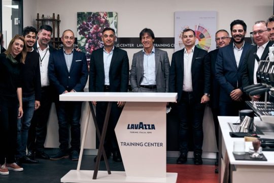 H LAVAZZA και η BEVERAGE WORLD επισφραγίζουν την επιτυχημένη συνεργασία τους