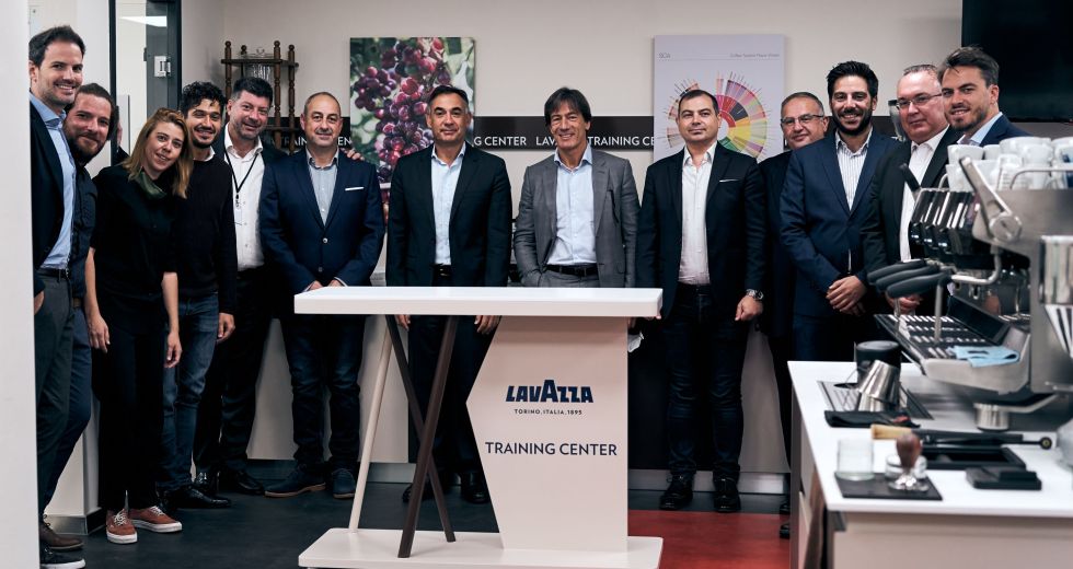 H LAVAZZA και η BEVERAGE WORLD επισφραγίζουν την επιτυχημένη συνεργασία τους