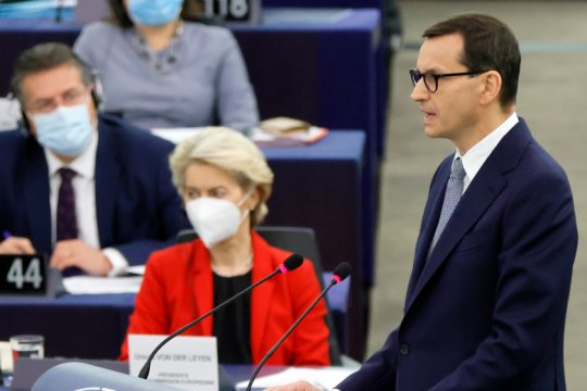 Μετωπική ντερ Λάιεν – Μοραβιέτσκι για Πολωνία και κράτος δικαίου