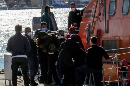 Χάθηκαν γυναίκες και παιδιά