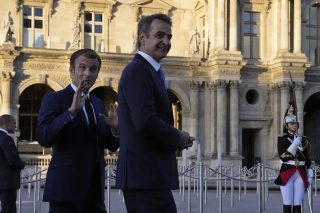 H ισχύς μόνο με ειρήνη