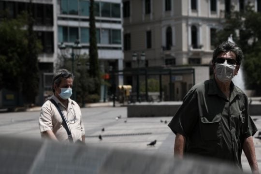 ΕΟΔΥ: Άλλοι 30 νεκροί, στους 335 οι διασωληνωμένοι