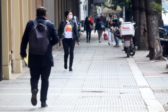 ΕΟΔΥ: 22 θάνατοι, στους 334 οι διασωληνωμένοι