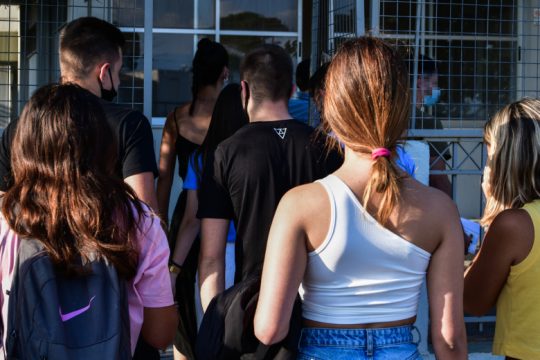 Δικαιολογημένη η απουσία μαθητών την ημέρα του εμβολιασμού τους