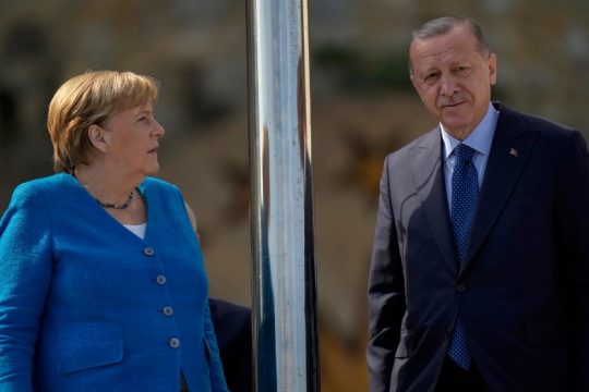 Με αναφορές στην Ελλάδα η συνάντηση Μέρκελ – Ερντογάν