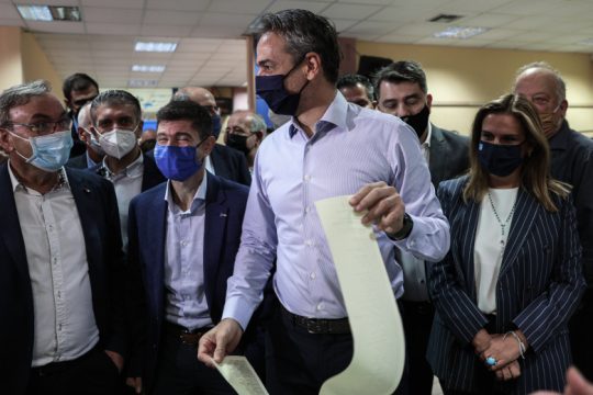 Ο Μητσοτάκης «βλέπει» πρόοδο, παρά τις καταγγελίες μελών της Ν.Δ.