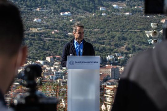 Δομή-φυλακή και ένας πρωθυπουργός παραπονούμενος για τον επιμερισμό ευθυνών