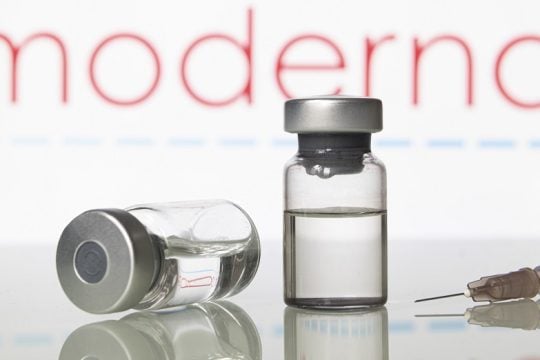 Εργοστάσιο παραγωγής εμβολίων mRNA στην Αφρική κατασκευάζει η Moderna