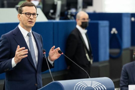 Η Ευρώπη και η Πολωνία ψάχνουν το… Δίκαιό τους