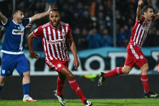 Στην κορυφή ο Ολυμπιακός, νικηφόρα πρεμιέρα Γιαννίκη στην ΑΕΚ