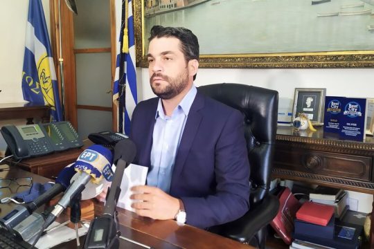 Δήμαρχος Χανίων: Οι συμπτύξεις τμημάτων θα προκαλέσουν συνωστισμό μαθητών