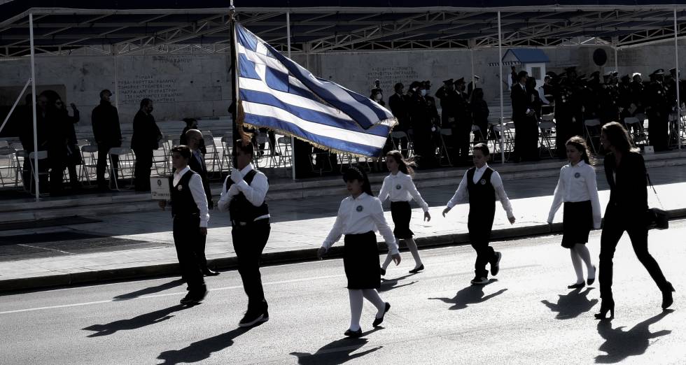 Ολοκληρώθηκαν οι παρελάσεις σε Αθήνα και Θεσσαλονίκη