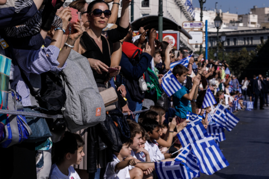 Παρελάσεις, η νέα πρόκληση στον πόλεμο κατά της Covid-19