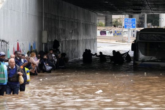 Τo επιτελικό κράτος έχασε τα βήματα και στον… «Μπάλλο»