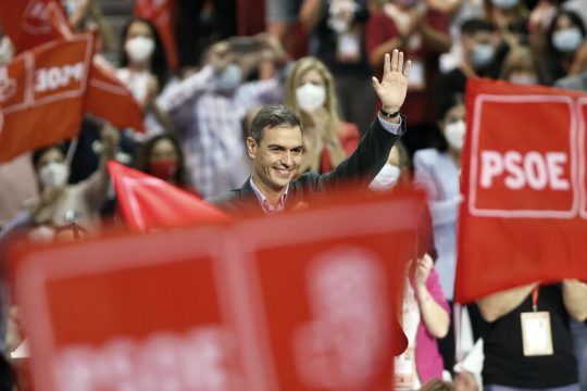 Βαθιές τομές εξαγγέλλει ο Σάντσεθ