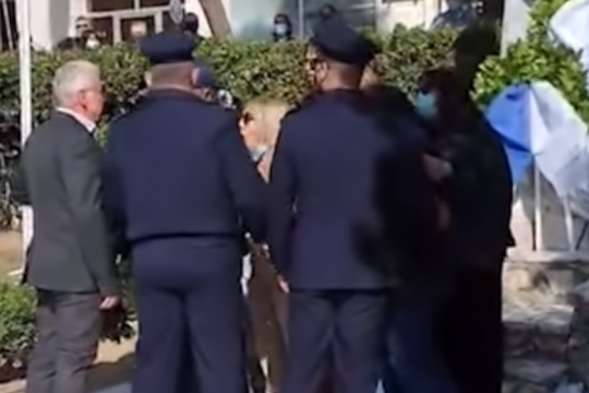 «Άκυρο» σε δημοτικό σύμβουλο που στήριζε η Χρυσή Αυγή στο Πέραμα [βίντεο]