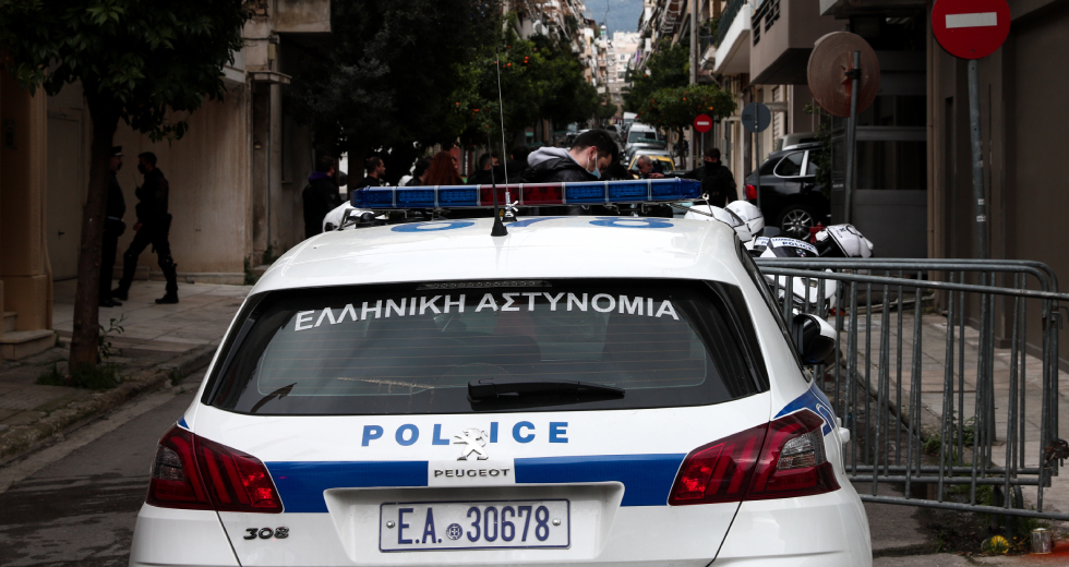 Έπεσε μπαλκόνι πολυκατοικίας στο Χαλάνδρι