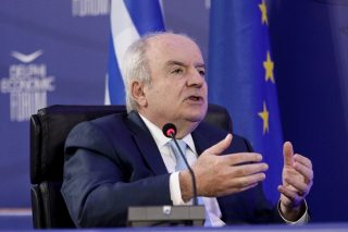 Δεν φταίνε οι ΑΠΕ αλλά τα παιχνίδια με το φυσικό αέριο