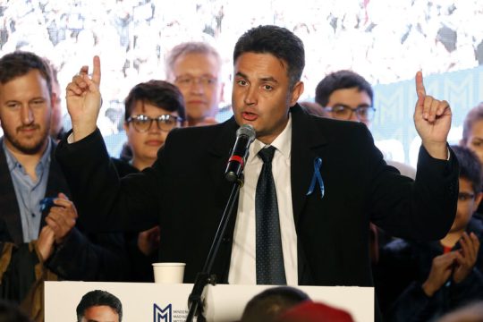 Ο 49χρονος Πίτερ Μάρκι-Ζάι υποψήφιος της ενωμένης αντιπολίτευσης απέναντι στον «Βικτάτορα» Ορμπαν