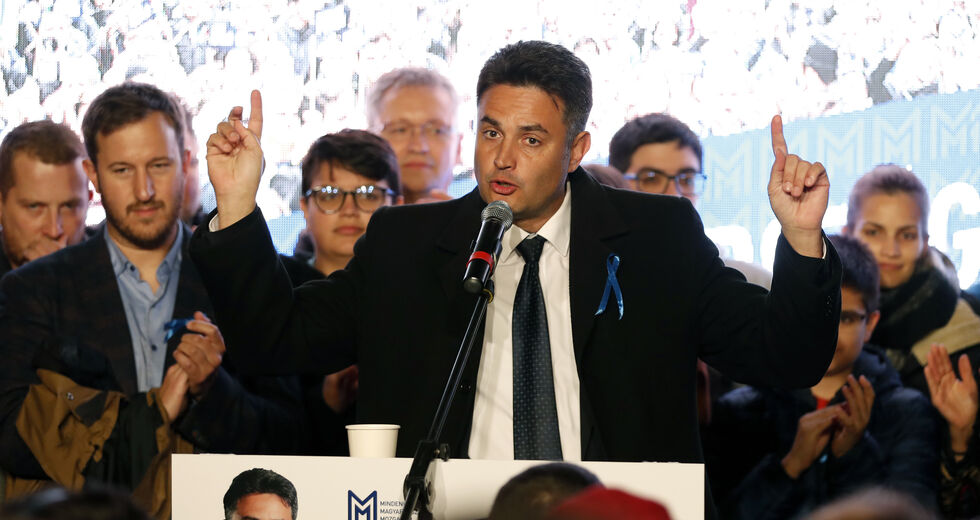 Ο 49χρονος Πίτερ Μάρκι-Ζάι υποψήφιος της ενωμένης αντιπολίτευσης απέναντι στον «Βικτάτορα» Ορμπαν